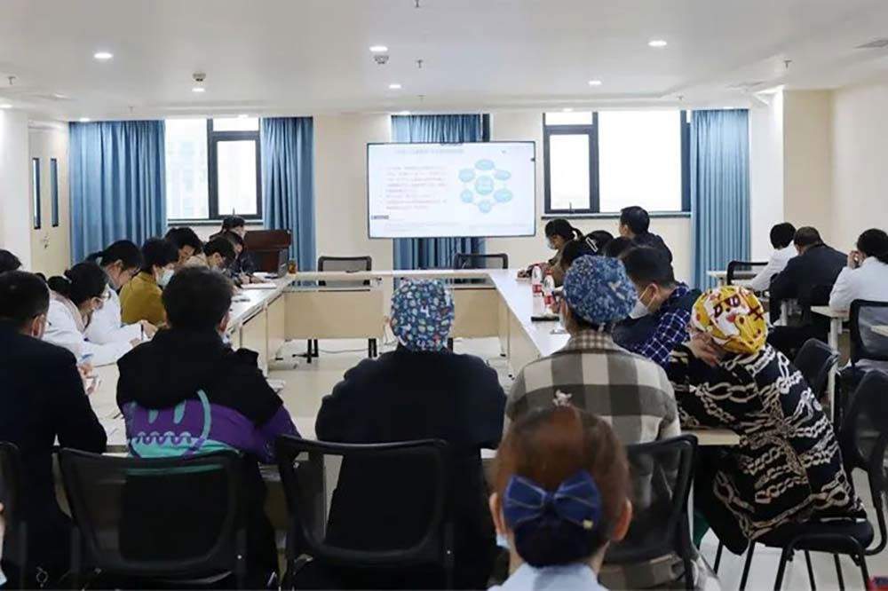 成都顾连天辰老年病院:吞咽困难老人如何科学进食?一位家属的真实经历与专业解答