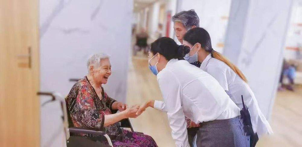 成都锦欣花乡康养中心：能为老人提供低糖餐、低盐餐和软食吗？