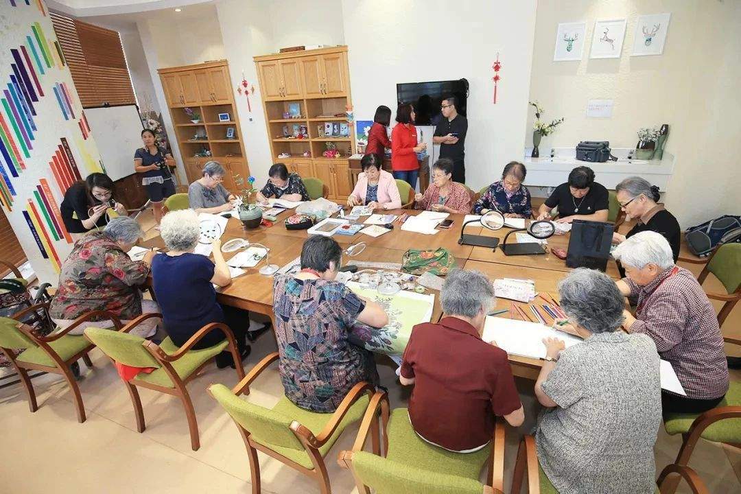 成都温江带户外休闲空间的成都大爱城养老服务有限公司环境选择参考