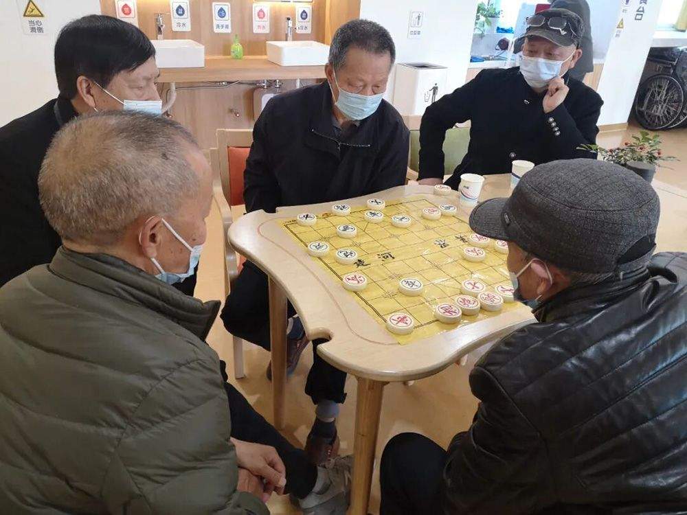 成都温江区圆缘柳城家园养老服务中心保健室、血压计与血糖仪配置情况核对