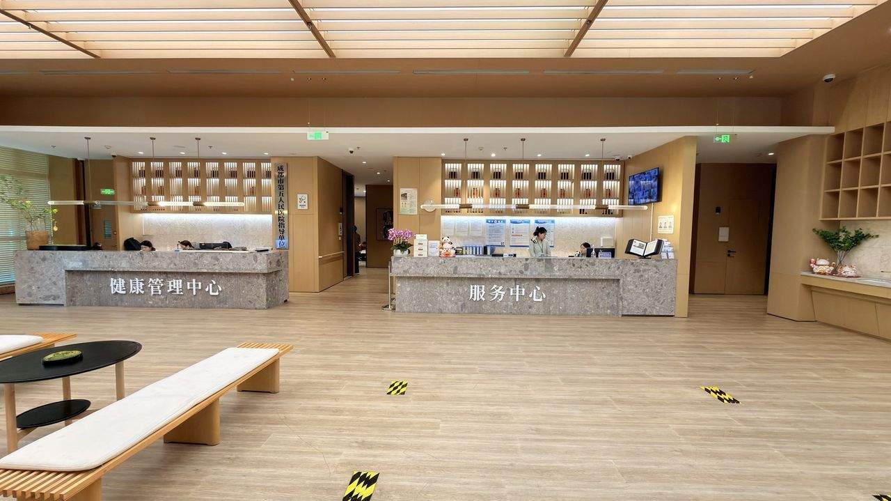 在成都温江探访国寿嘉园·成都乐境：当认知症长者身体硬朗却脾气暴躁时