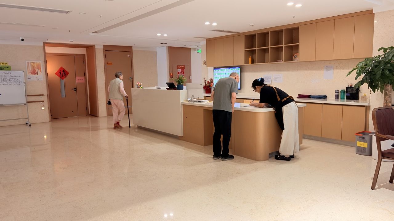 成都中京爱侬京青养老服务中心实景图6